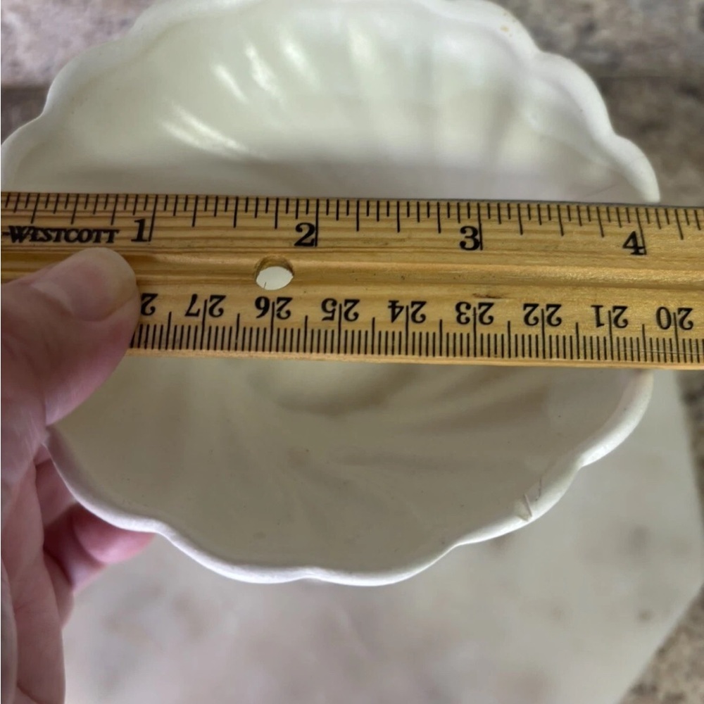 Charming White Ceramic Pedestal Bowl with Cherub Design - Picture 5 of 6